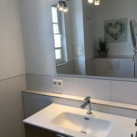 Appartmenthaus Duenenschloss Апартаменты Кюлунгсборн